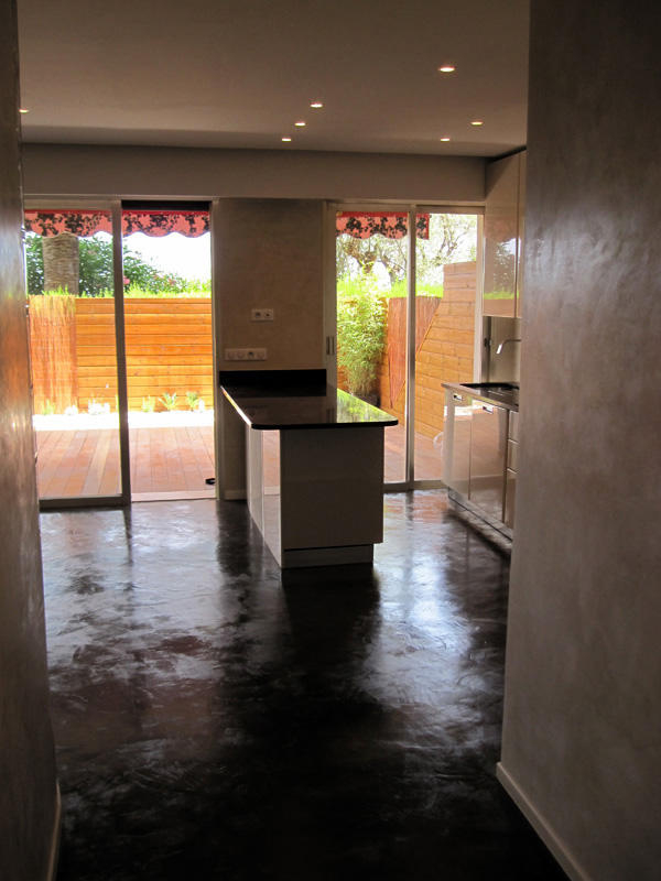 Sol en béton ciré, chantier réalisé par Signature d'intérieur