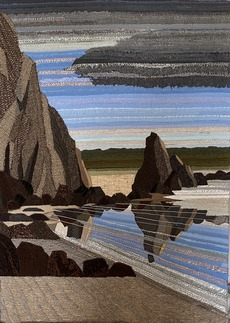 alt=" Tableau en textile de Sophie Corruble - La plage de Kerloch en presqu'île de Crozon "n