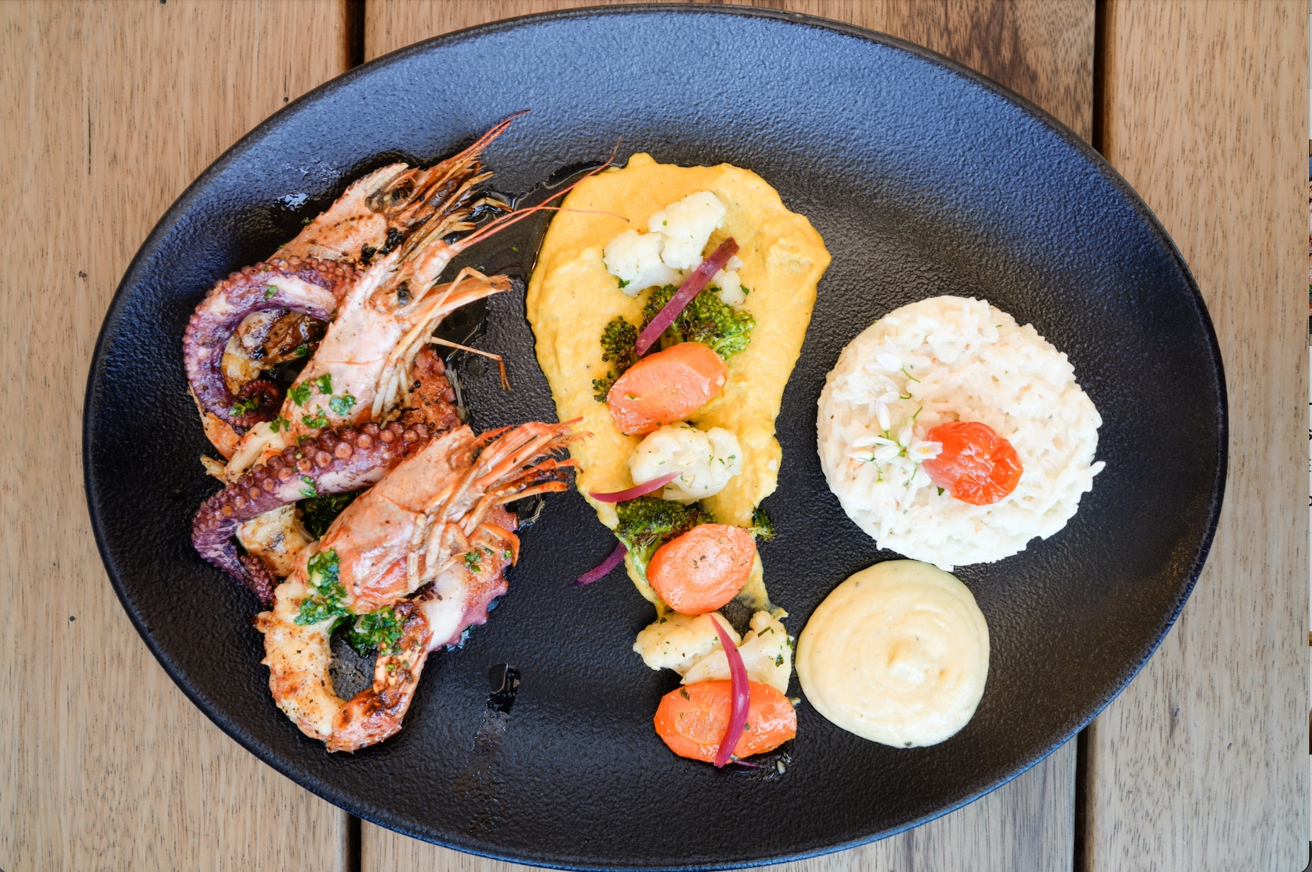 Duo de Gambas et Poulpe, aïoli