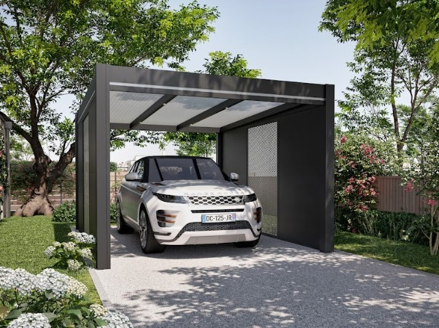 Carport en îlot dans l’Ain – structure avec toiture à chevrons et panneaux latéraux pour protection complète des véhicules