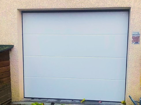 Porte de garage sectionnelle avec isolation - Porte de garage Techpro en Haute-Savoie
