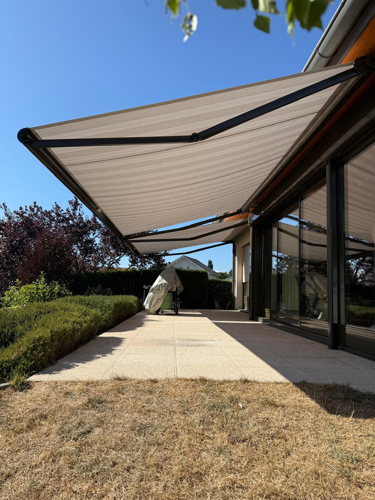 Store extérieur de terrasse cranves-sales