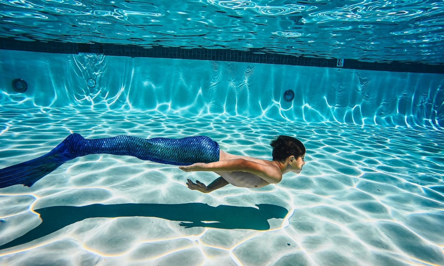 Natation sirène enfants à Servian : une découverte ludique et magique