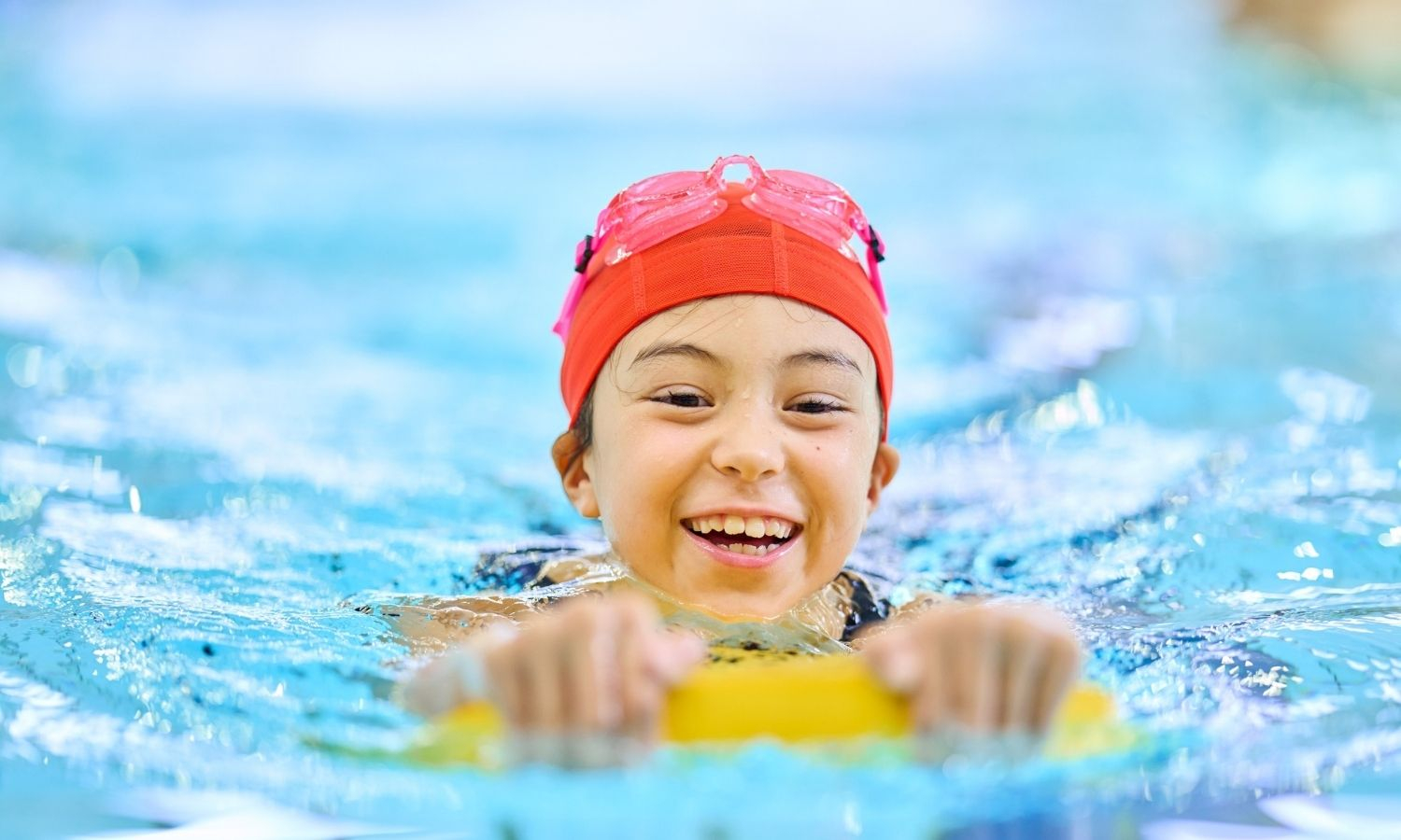 Cours de natation enfants à Servian : sécurité et autonomie